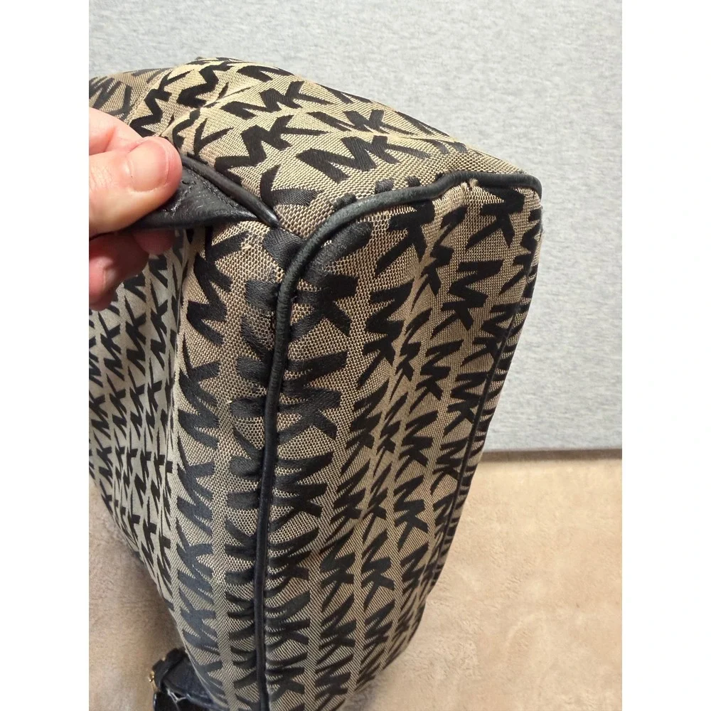 Michael Kors Abbey Medium Backpack Monogram Jacquard Beige Black Gold 35F7XAYB3J